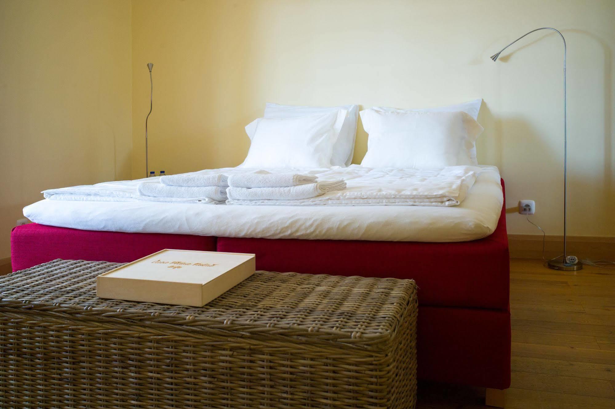 Casa Pedra Nobre Bed & Breakfast Nadadouro Bagian luar foto